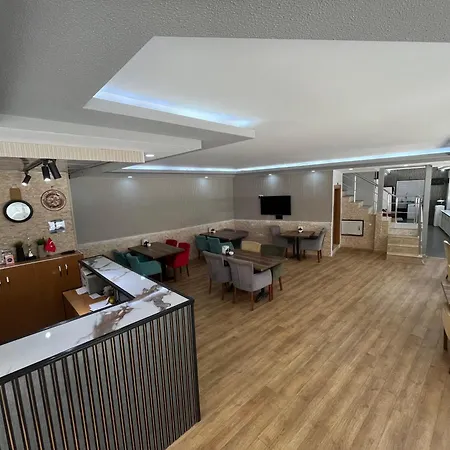 Oezhan Hotel 3*