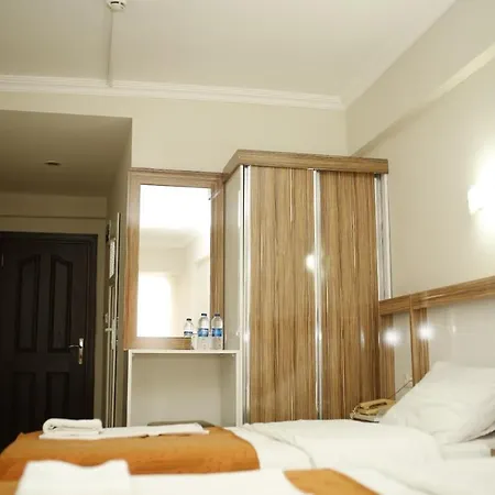 Oezhan 3* Antalya